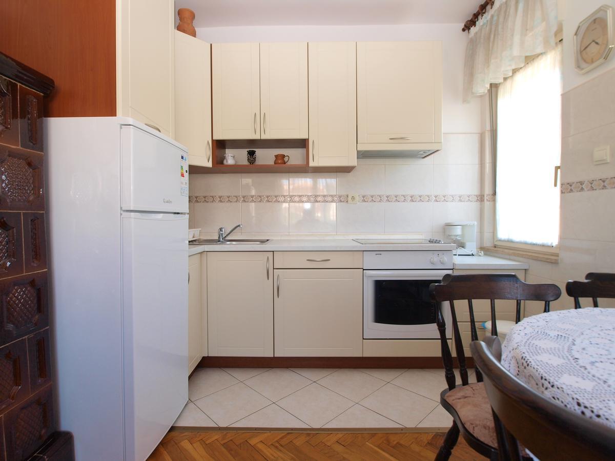 Apartments Valter 613 Pula Buitenkant foto